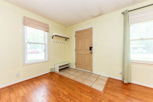 562 Brookside Road, Ypsilanti, MI 48197