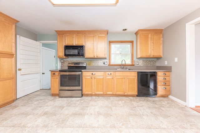 562 Brookside Road, Ypsilanti, MI 48197