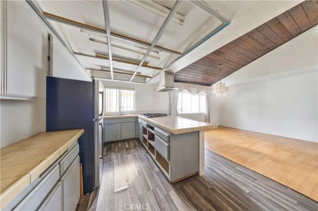 915 E 41st, Los Angeles, CA 90011