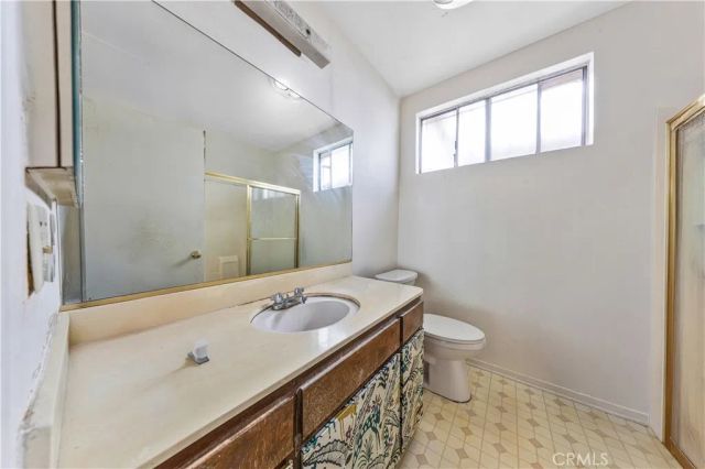 915 E 41st, Los Angeles, CA 90011