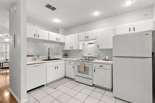 8615 HUNTERS KEY CIRCLE, Tampa, FL 33647