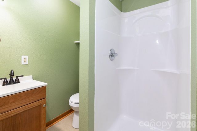 109 Narrow Way Road, Burnsville, NC 28714