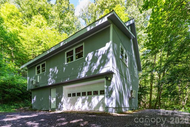 109 Narrow Way Road, Burnsville, NC 28714