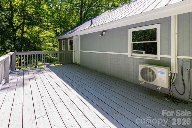109 Narrow Way Road, Burnsville, NC 28714