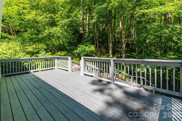 109 Narrow Way Road, Burnsville, NC 28714