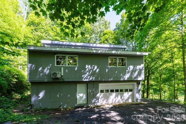 109 Narrow Way Road, Burnsville, NC 28714
