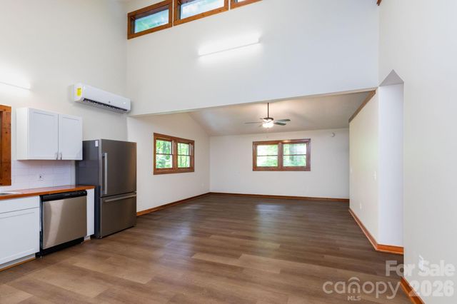 109 Narrow Way Road, Burnsville, NC 28714