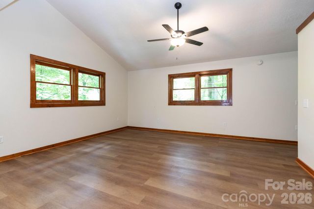 109 Narrow Way Road, Burnsville, NC 28714