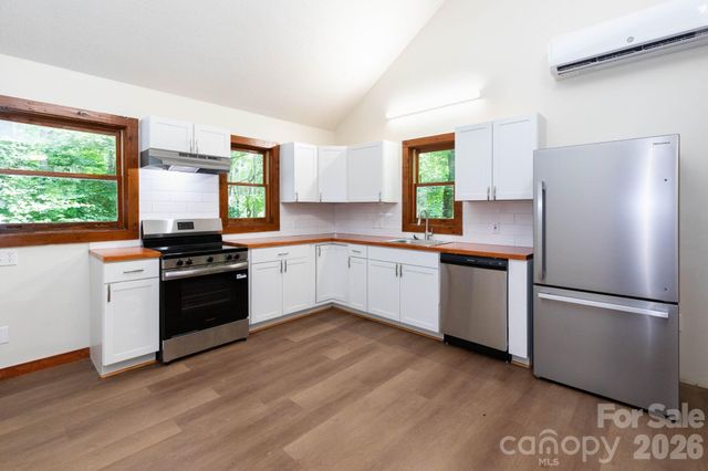 109 Narrow Way Road, Burnsville, NC 28714