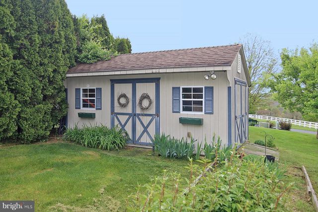 253 YUMMERDALL RD, Lititz, PA 17543