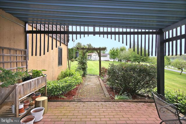 253 YUMMERDALL RD, Lititz, PA 17543