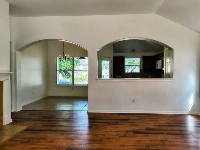 9213 Pioneer Forest DR, Austin, TX 78744