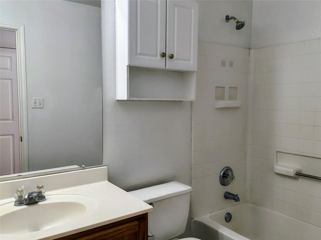 9213 Pioneer Forest DR, Austin, TX 78744