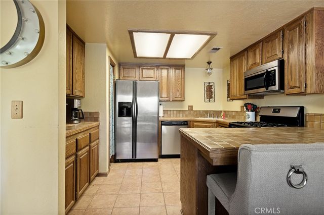 27434 White Fir, Lake Arrowhead, CA 92352