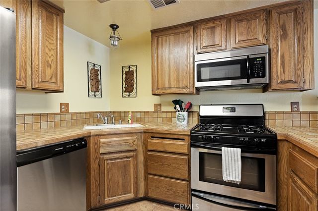 27434 White Fir, Lake Arrowhead, CA 92352