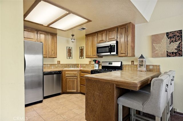 27434 White Fir, Lake Arrowhead, CA 92352