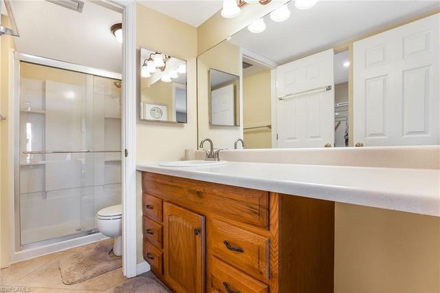 1075 Foxfire LN 103, Naples, FL 34104