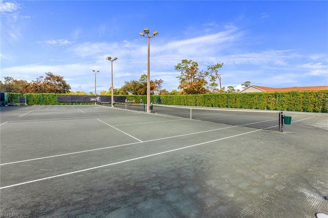 1075 Foxfire LN 103, Naples, FL 34104