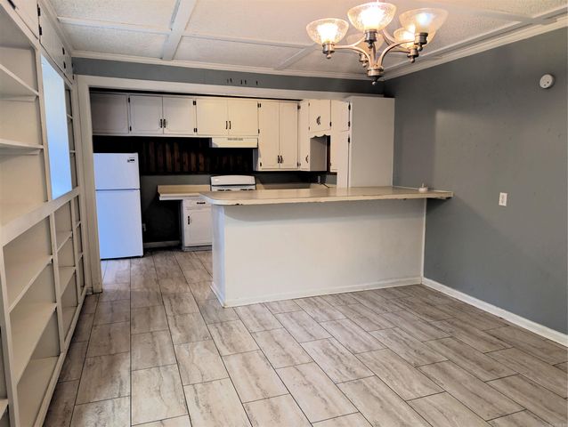 1808 W Center, Searcy, AR 72143
