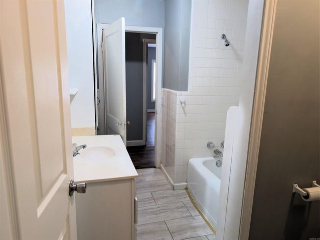 1808 W Center, Searcy, AR 72143