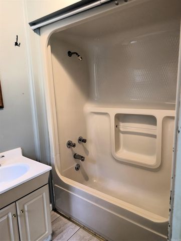 1808 W Center, Searcy, AR 72143