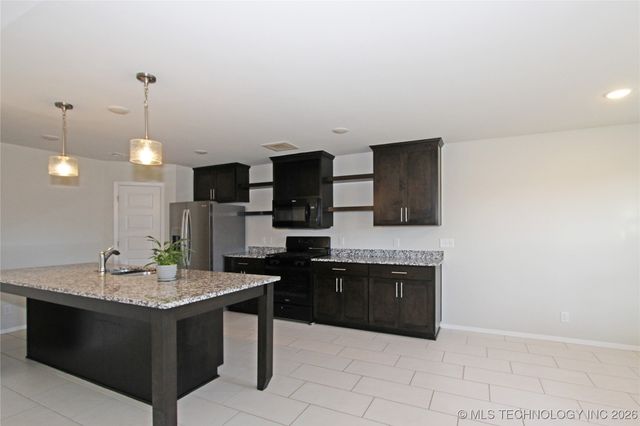 1664 E 138 Street S, Glenpool, OK 74033