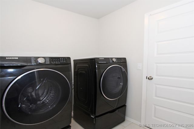 1664 E 138 Street S, Glenpool, OK 74033