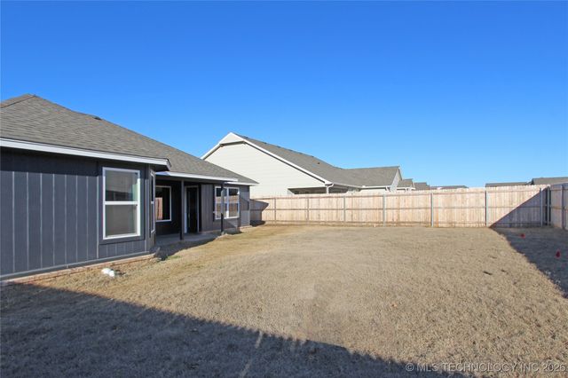 1664 E 138 Street S, Glenpool, OK 74033