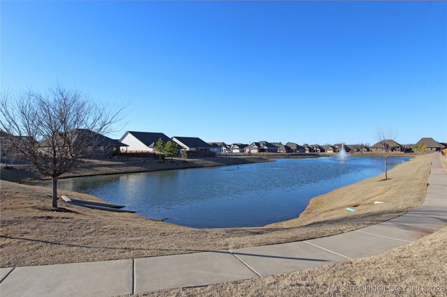 1664 E 138 Street S, Glenpool, OK 74033