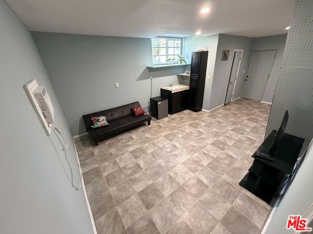 Image 44 of property listing at 1740 Ohio Avenue, Long Beach, CA 90804