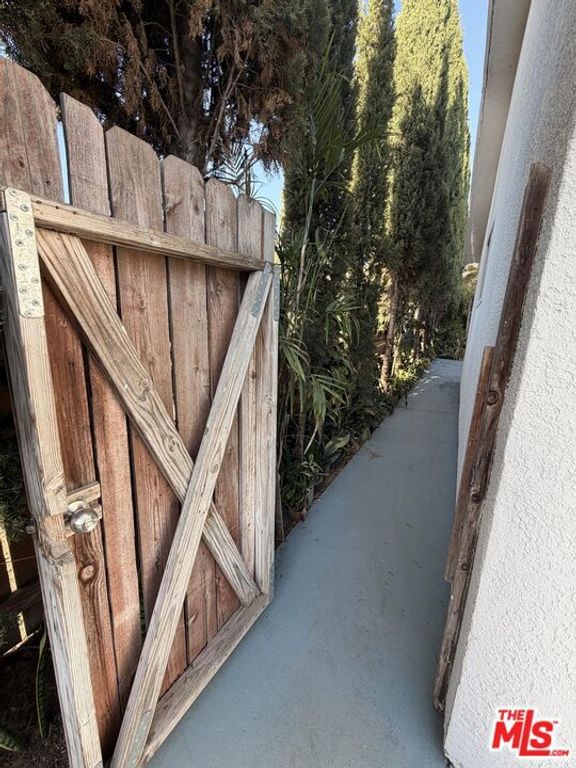 Image 55 of property listing at 1740 Ohio Avenue, Long Beach, CA 90804