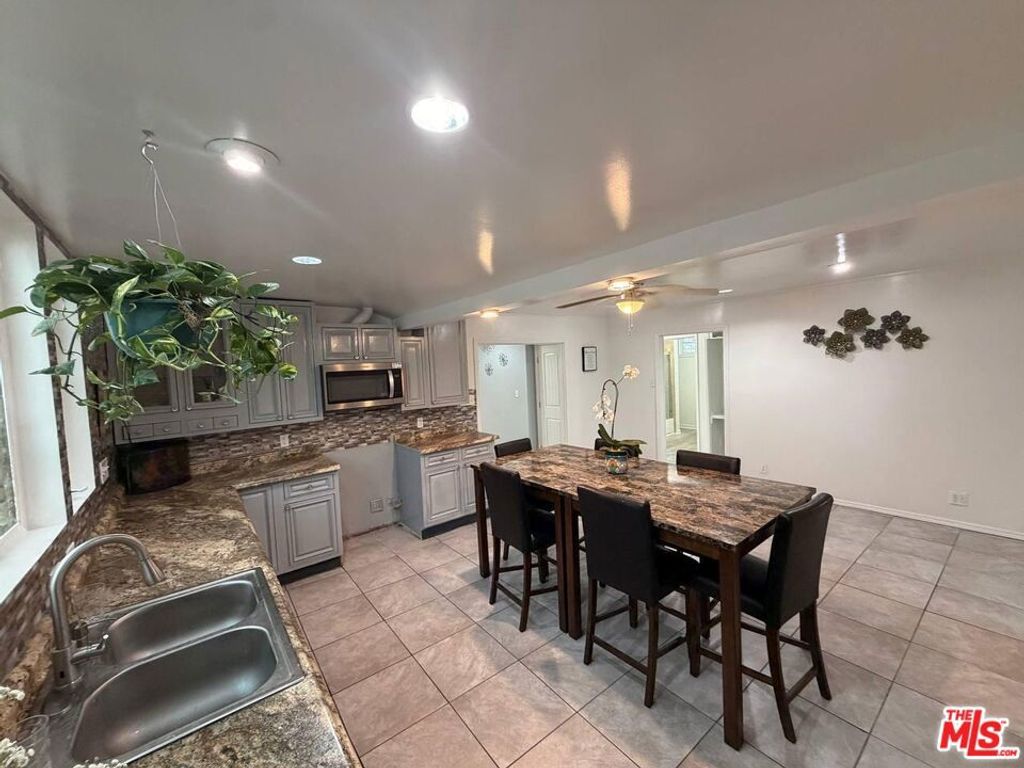 Image 6 of property listing at 1740 Ohio Avenue, Long Beach, CA 90804