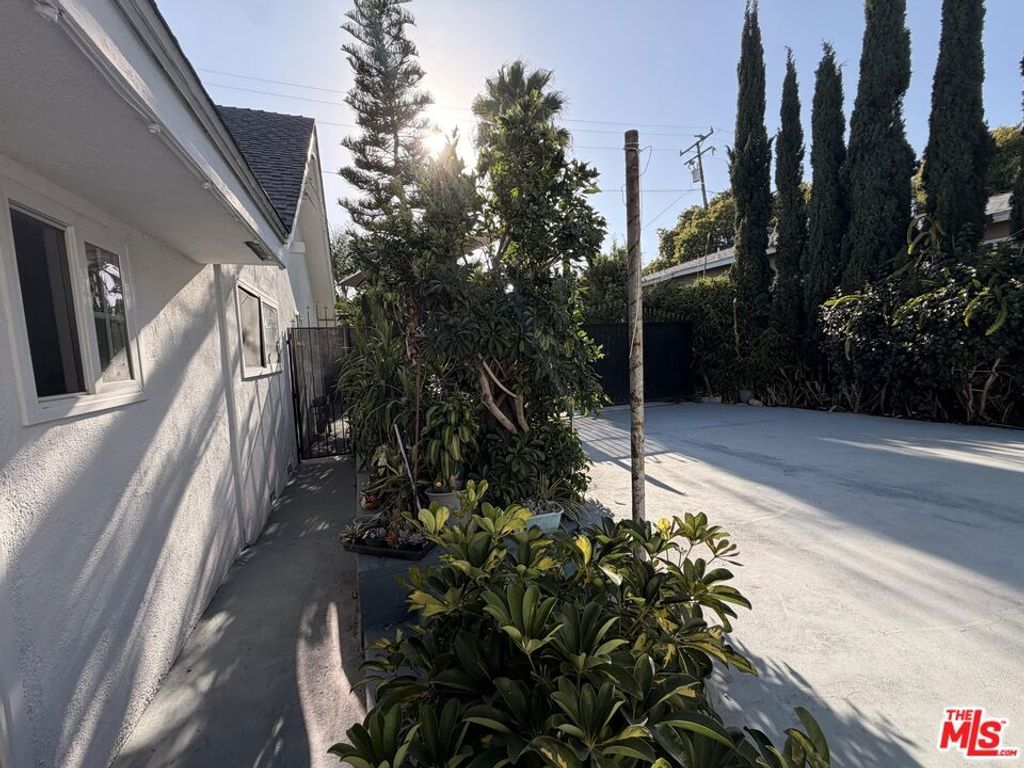 Image 75 of property listing at 1740 Ohio Avenue, Long Beach, CA 90804