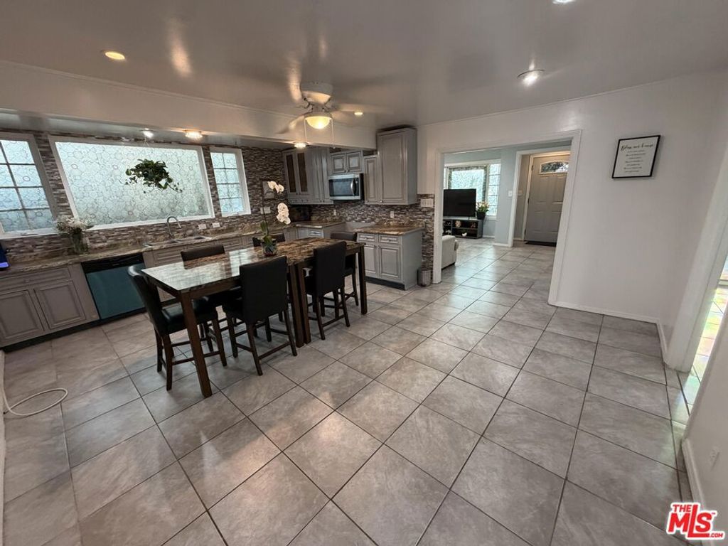 Image 8 of property listing at 1740 Ohio Avenue, Long Beach, CA 90804
