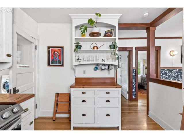 6124 Se 17TH Ave, Portland, OR 97202