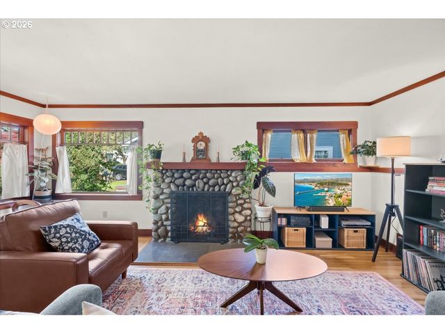 6124 Se 17TH Ave, Portland, OR 97202