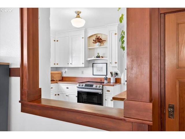 6124 Se 17TH Ave, Portland, OR 97202