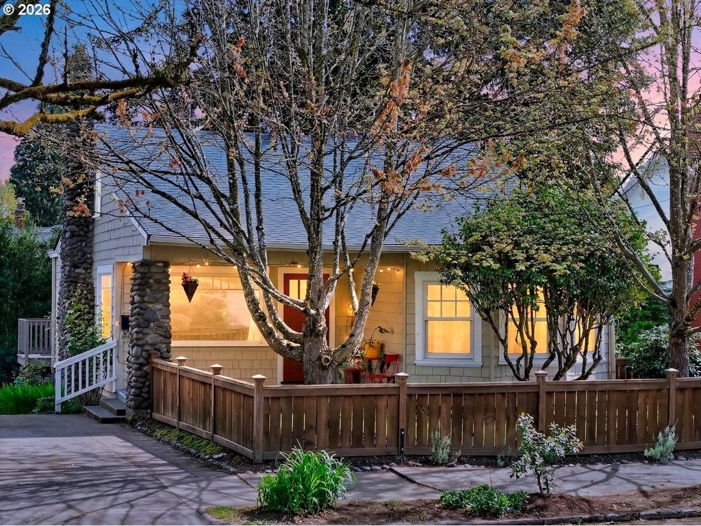 6124 Se 17TH Ave, Portland, OR 97202