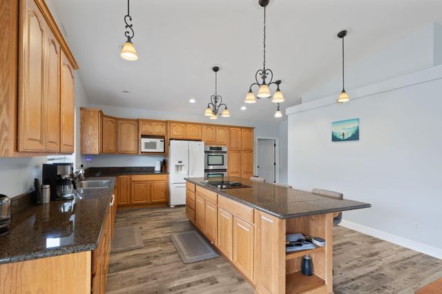 2015 Sleepy Hollow Loop, Grants Pass, OR 97527