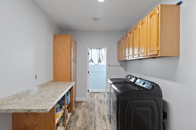 2015 Sleepy Hollow Loop, Grants Pass, OR 97527