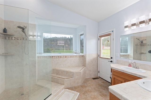 2015 Sleepy Hollow Loop, Grants Pass, OR 97527