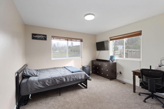 2015 Sleepy Hollow Loop, Grants Pass, OR 97527