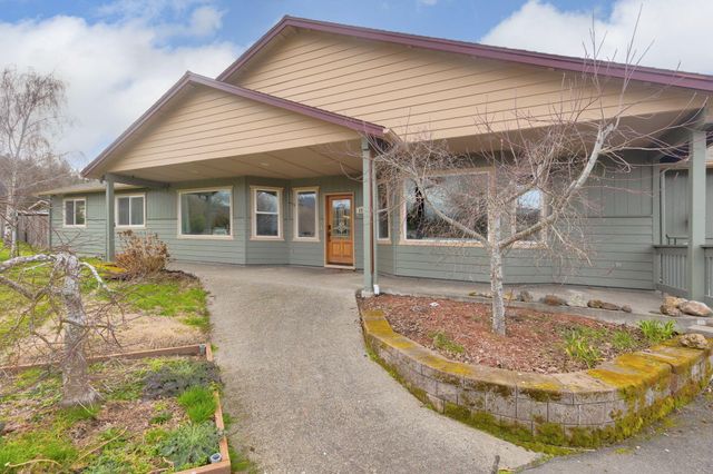 2015 Sleepy Hollow Loop, Grants Pass, OR 97527