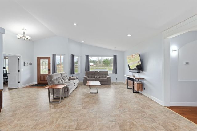 2015 Sleepy Hollow Loop, Grants Pass, OR 97527