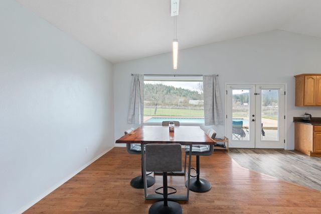 2015 Sleepy Hollow Loop, Grants Pass, OR 97527