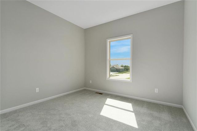 11116 N Bristol Avenue, Kansas City, MO 64156