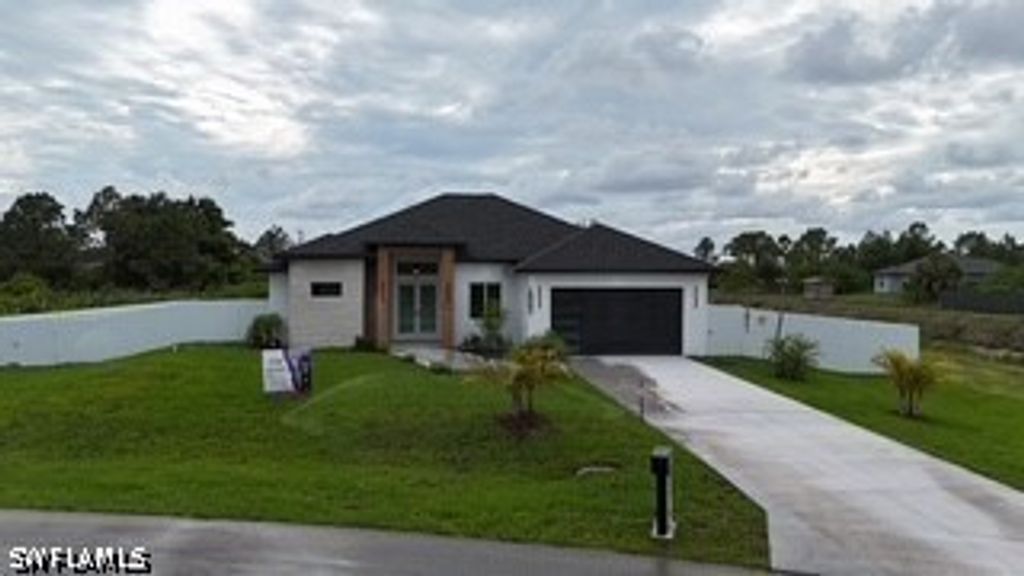 1502 Sara AVE S, Lehigh Acres, FL 33976