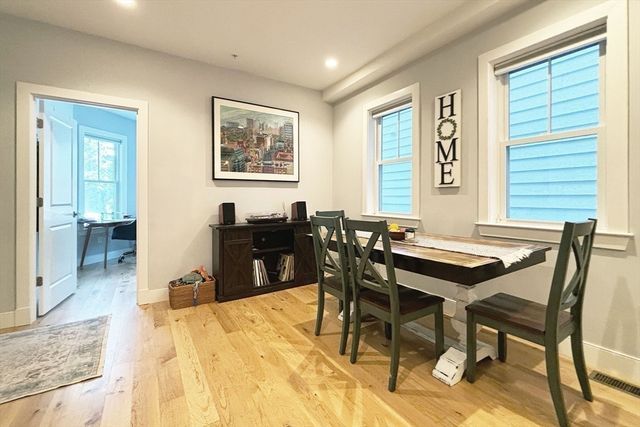 335 Maverick St 1, Boston, MA 02128