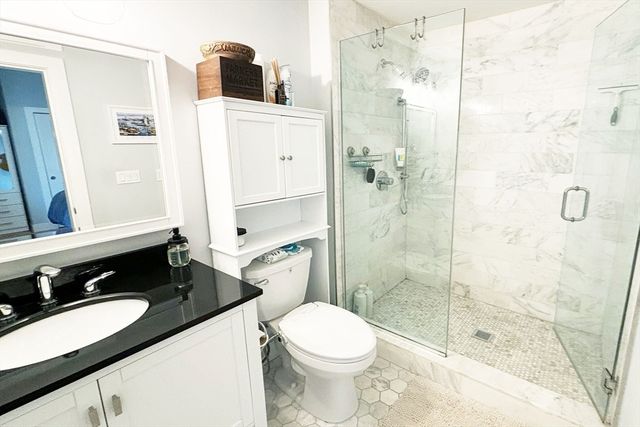 335 Maverick St 1, Boston, MA 02128