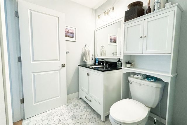 335 Maverick St 1, Boston, MA 02128
